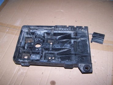 Batteriekonsole Volvo V40 Bj.97 30814947